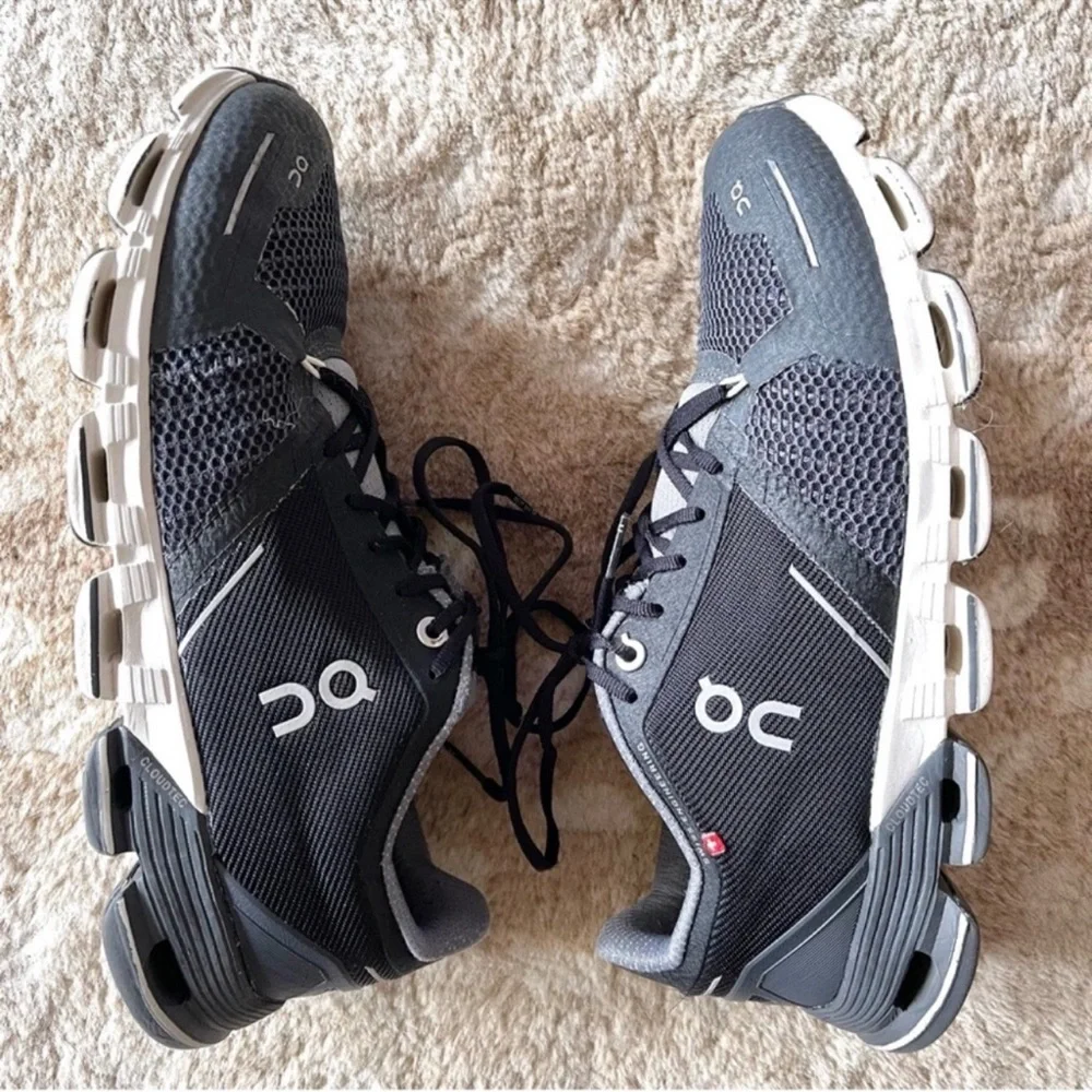 On Cloudflyer Road-Running Shoes Sneakers Black/ White Size 9 - Picture 3 of 15